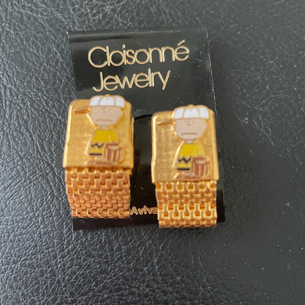 Charlie Brown Cloisonné cuff links